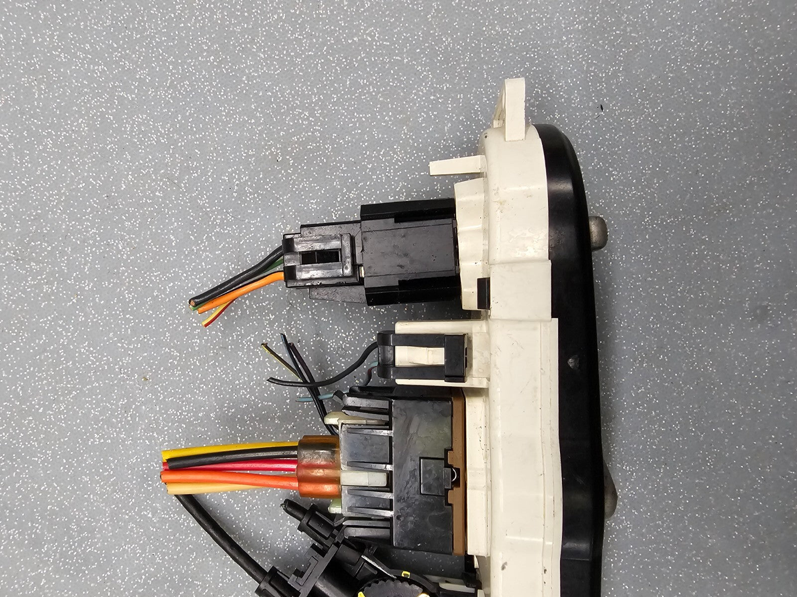 01-04 Tribute Dash AC Heater Climate Control Panel Temperature Conditioner Unit
