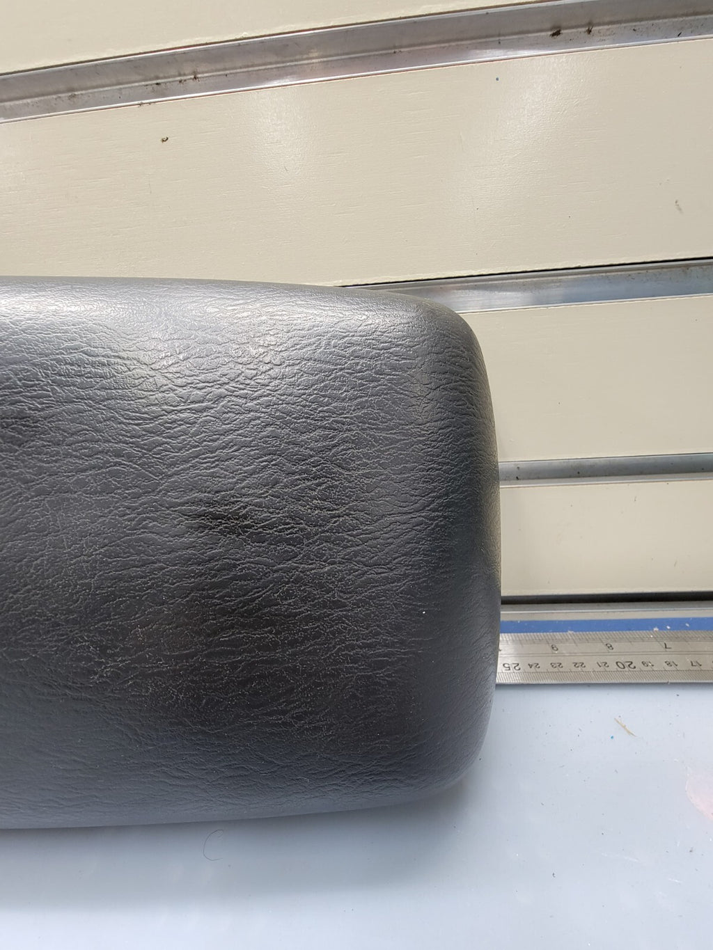 🔥2002-2007 Jeep Liberty Center Console Arm Rest Lid Black OEM