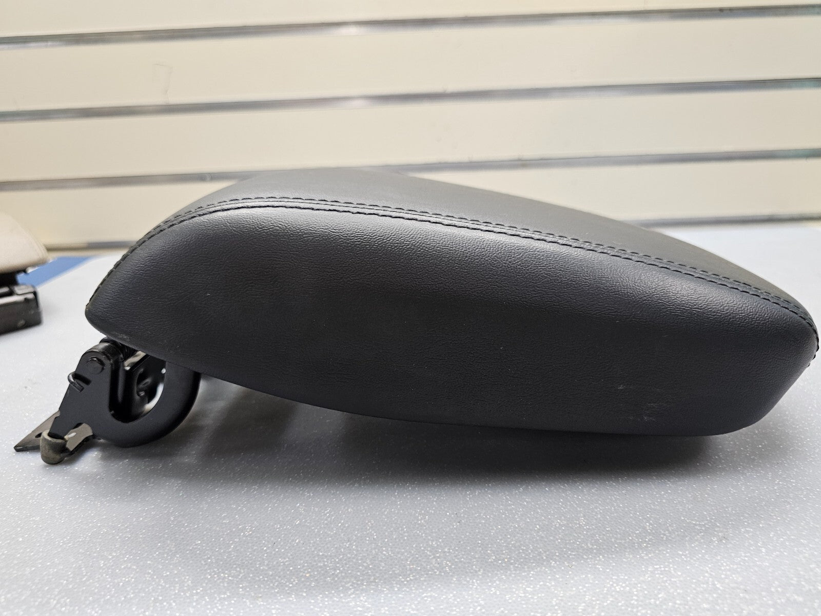 🔥13-16 DODGE DART CENTER CONSOLE ARM REST LID LEATHER BLACK TOP PAD COVER BLACK