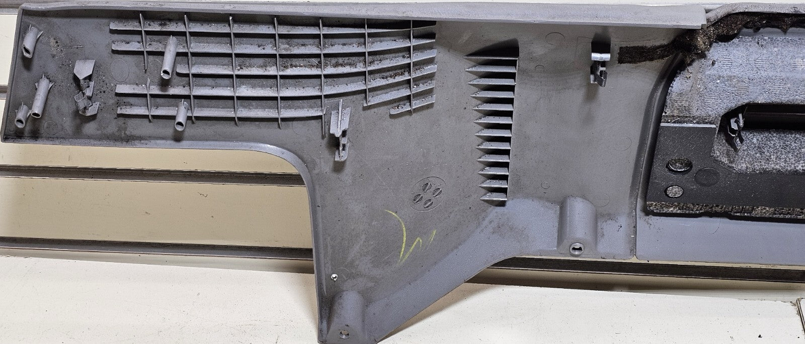 🔥95-99 CHEVY GMC TRUCK CK INSTRUMENT PANEL DASH KNEE BOLSTER PANEL GRAY OEM