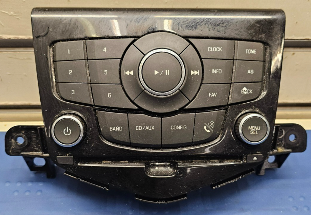 🔥12-16 CRUZE Dash AM FM Radio Satellite CD AUX Player Face Plate Control Panel