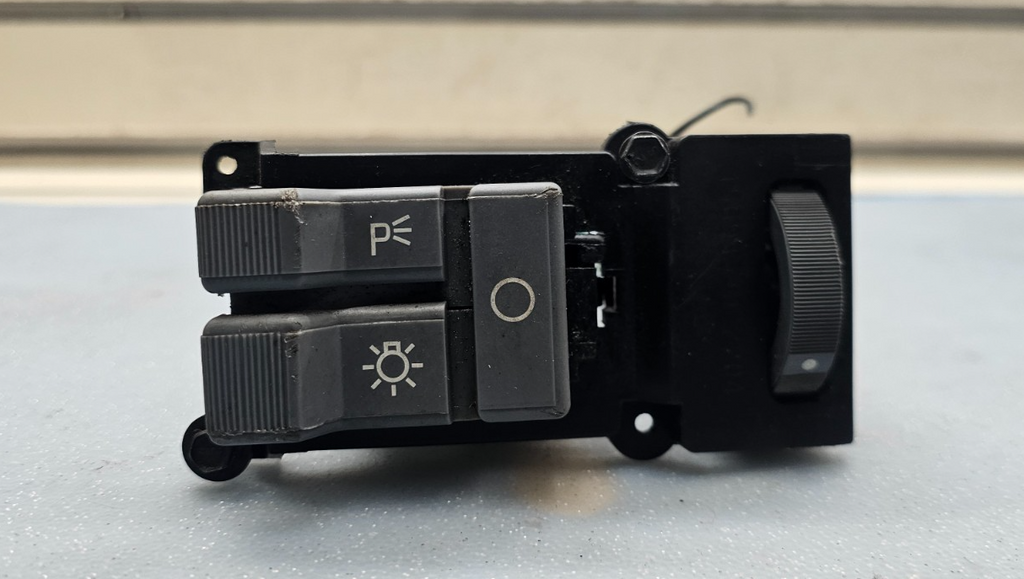 🔥88-94 Blazer C1500 K1500 YUKON  Interior Lamp Switch GRAY