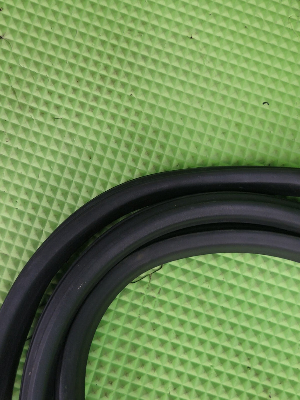 🔥07-14 Chevrolet Tahoe Rear Front Right Passenger Door Weatherstrip Seal Black
