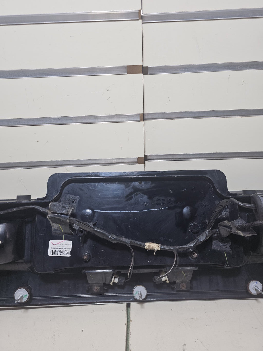 01-05 Buick Century Lid Mounted Center Panel Tail Light Break Light Assembly OEM