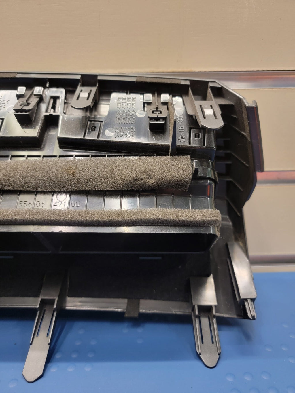 🔥2012-2014 Toyota Prius V Center Dash Vent Heater Air Conditioner Vents OEM