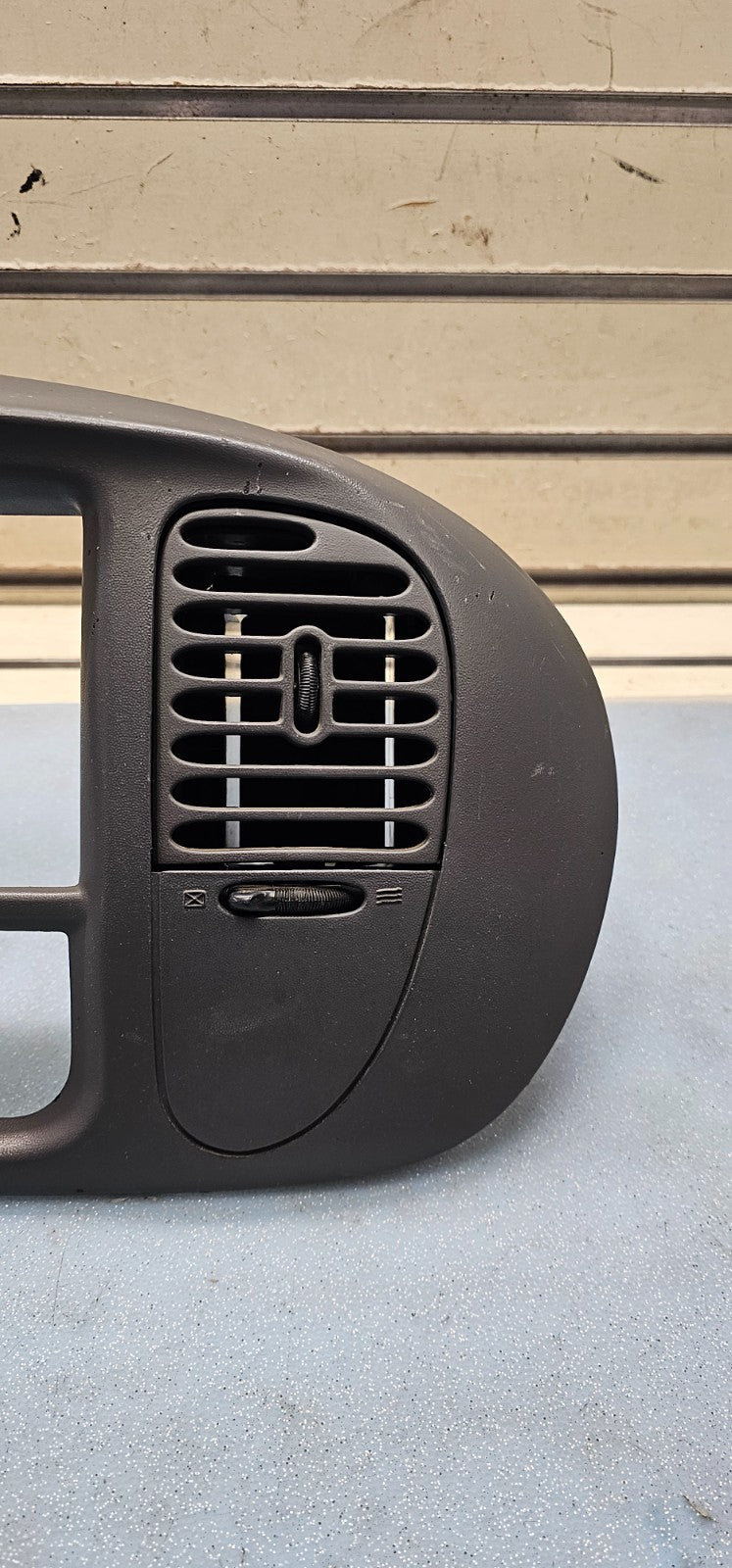 🔥97-03 Ford F-150 Dash Radio Stereo Climate BEZEL Trim Panel Line DK GRAY B1