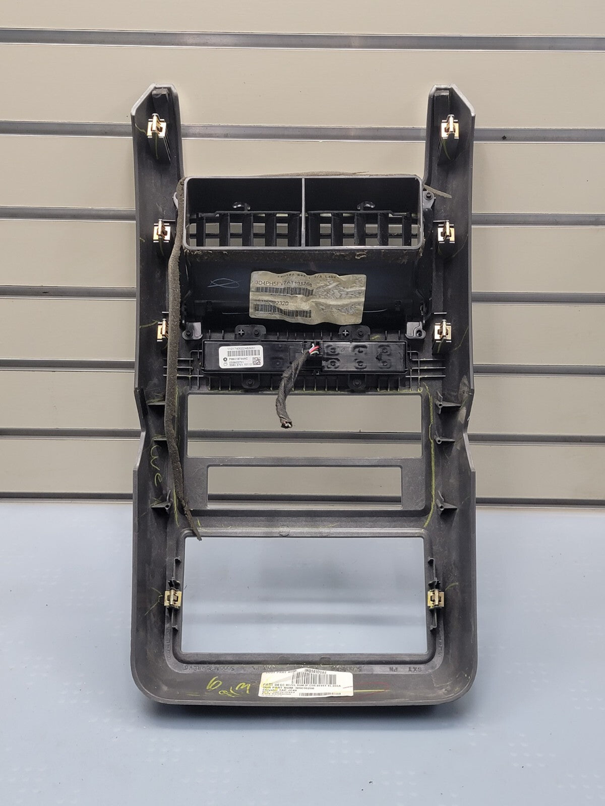 🔥2009-2010 DODGE JOURNEY DASH RADIO TRIM BEZEL OEM silver