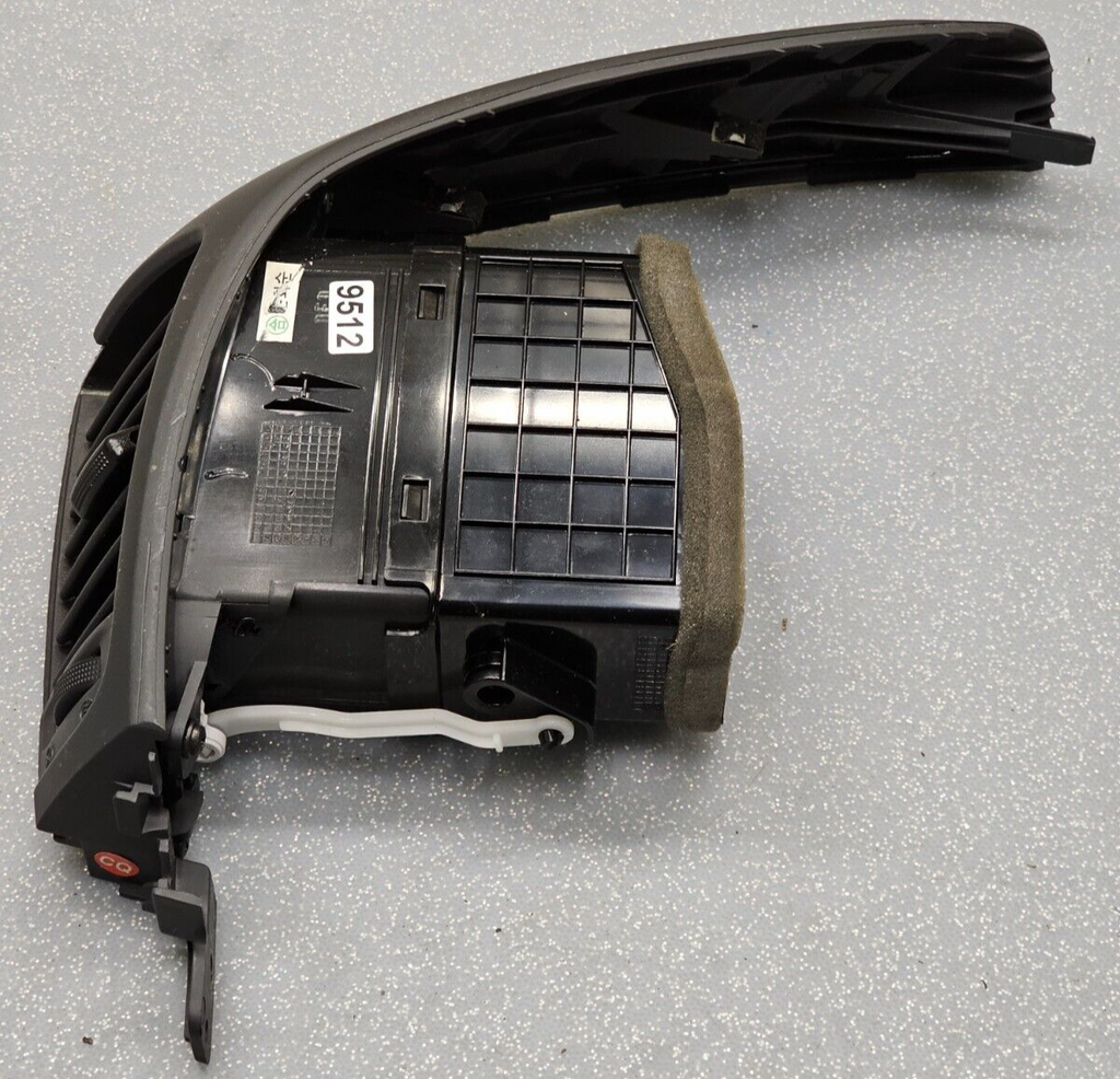 08-09 KIA SORENTO CENTRE DASH RIGHT PASSENGER AIR VENT HEATER CONDITIONING BLACK