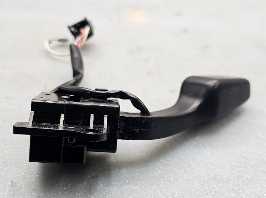🔥03-08 Toyota Corolla Matrix Vibe Steering Wheel Cruise control Switch Assembly