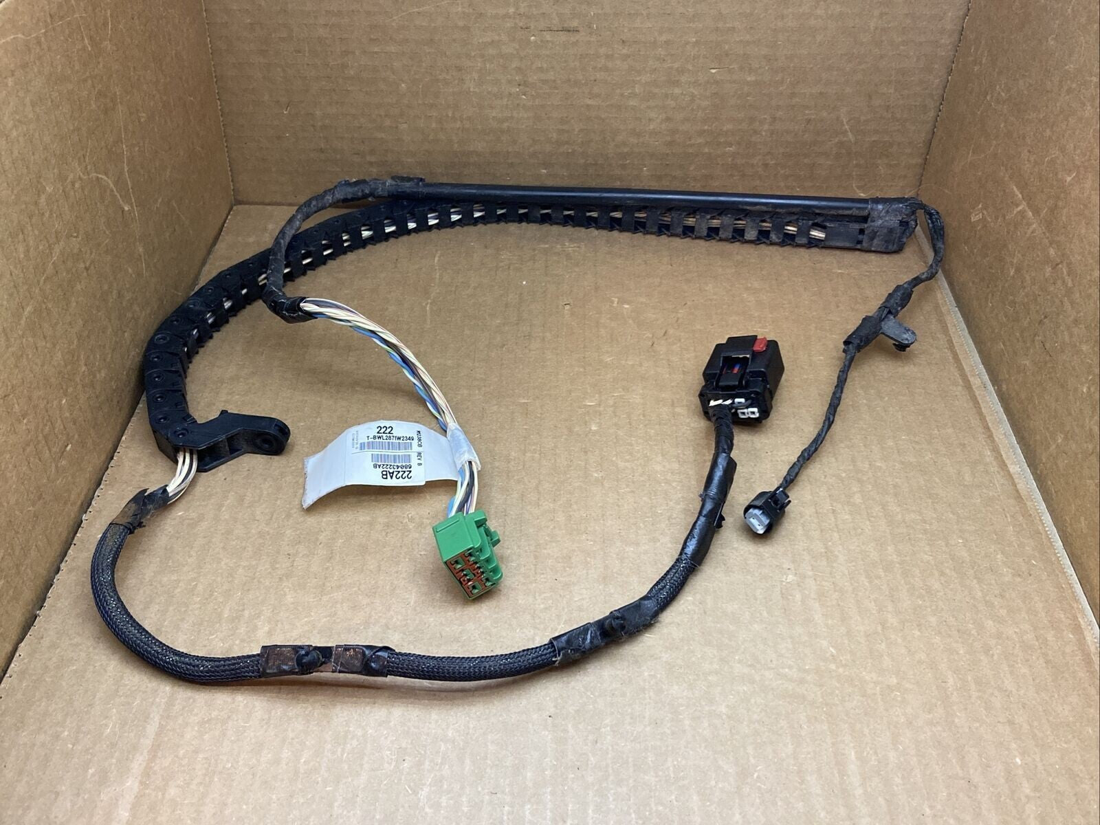 08-09 Grand Caravan Town Country Routan Right Power Sliding Door Wiring Harness