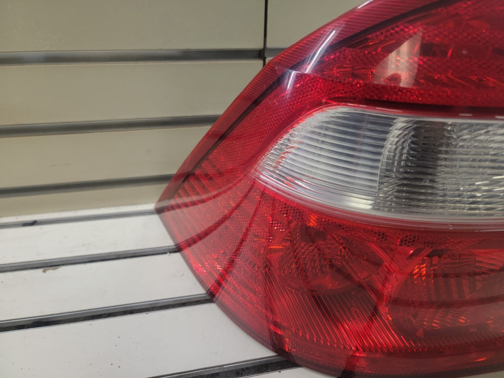 🔥2005-2007 Ford Five Hundred Tail Light taillight lamp left driver side