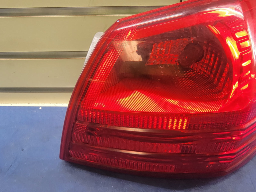 🔥2008-2013 Nissan Rogue Tail Light Lamp Right Passenger Side Assembly Chrome