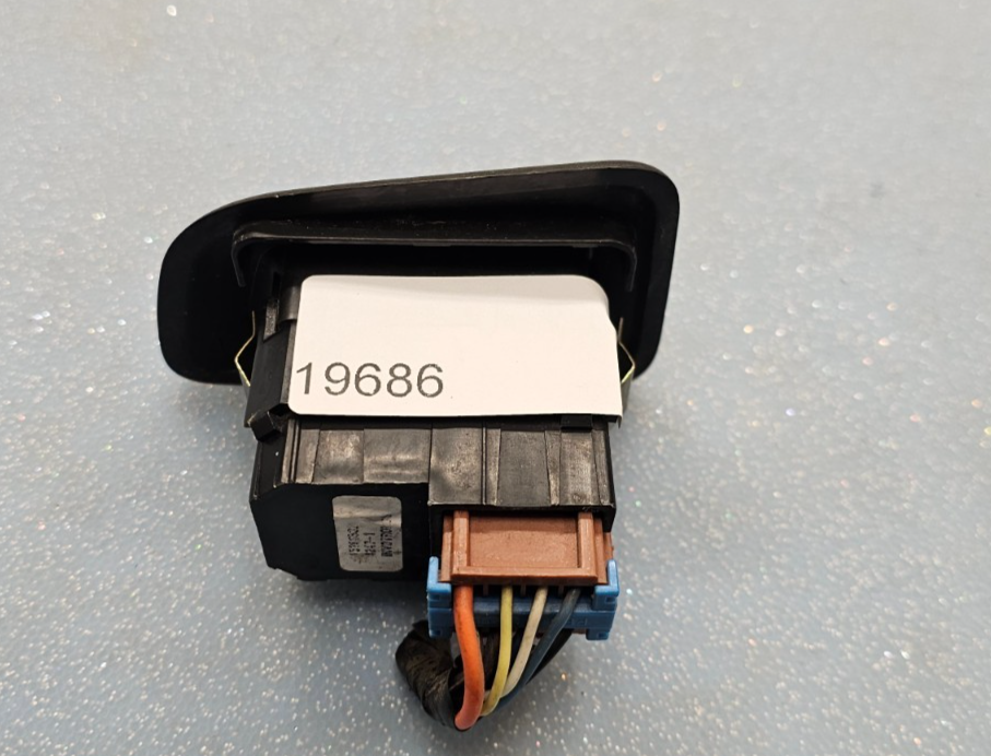 03-06 Silverado Tahoe Suburban Yukon Sierra Right Rear Window Door Switch Black