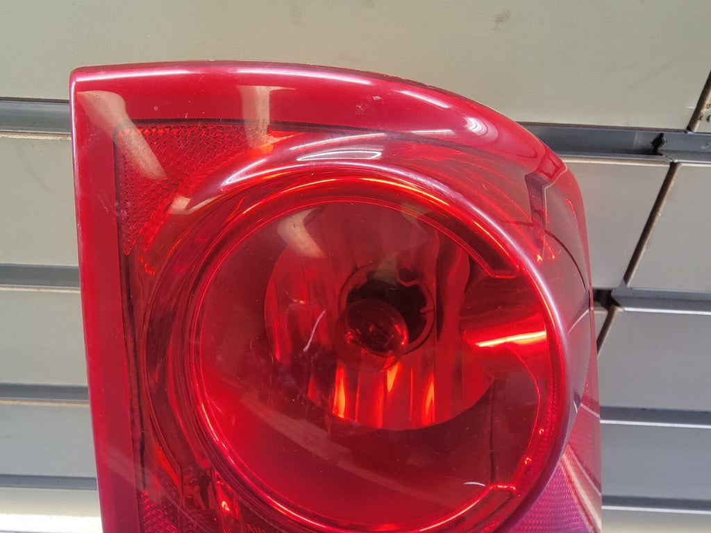 🔥05-11 Dodge Dakota Quarter Tail Light Outer Lamp Right Passenger Assembly