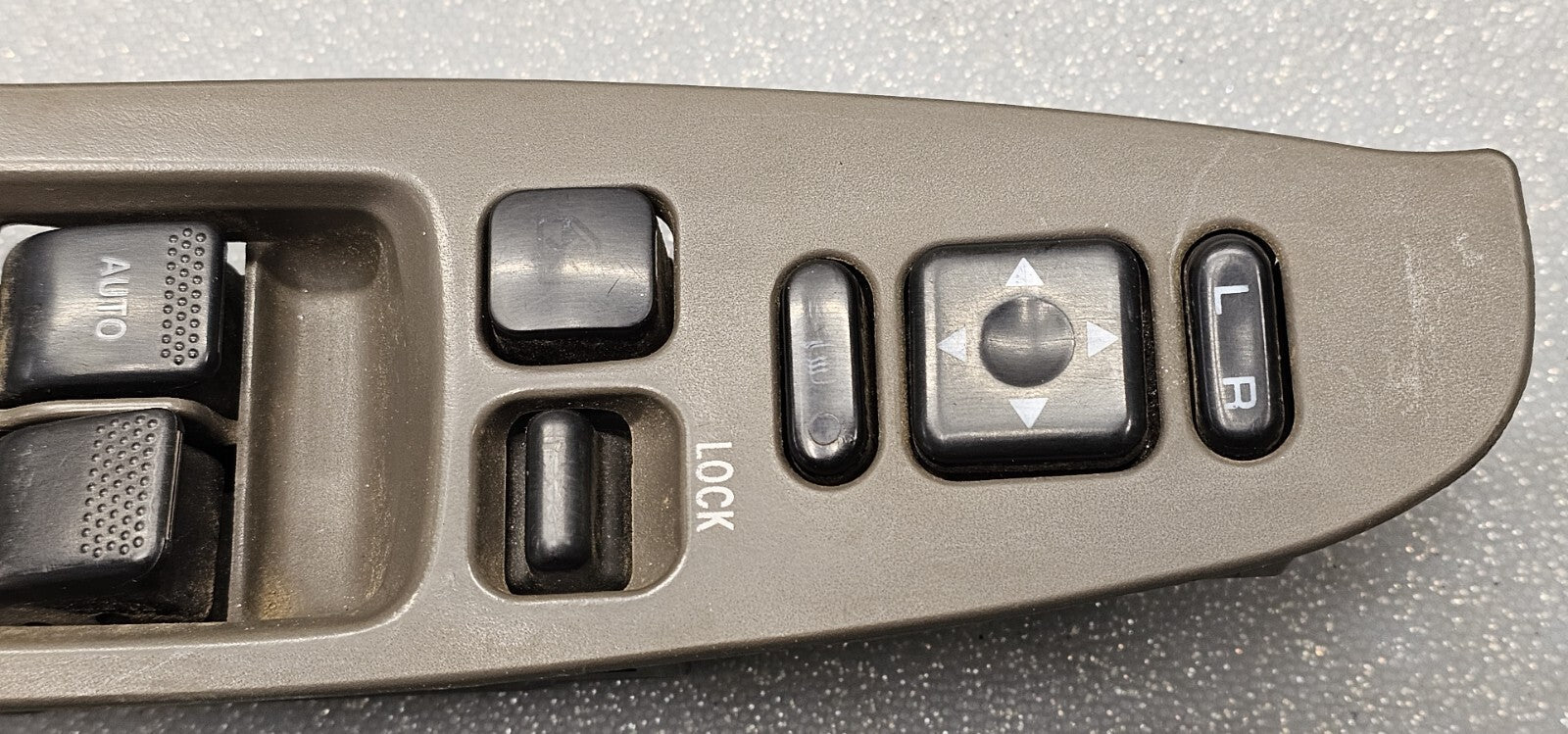 🔥00-04 Legacy Outback Left Driver Master Window Door Control Switch Bezel Black