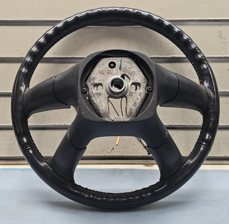 🔥03-06 SILVERADO SIERRA YUKON TAHOE SUBURBAN STEERING WHEEL LEATHER BLACK
