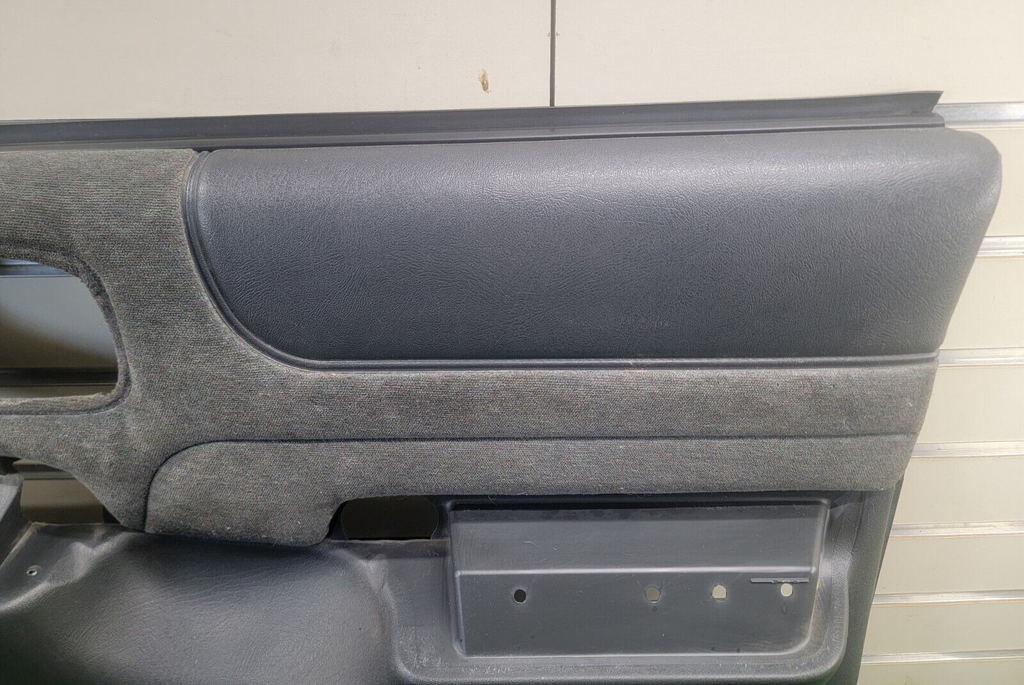 98-04 Chevy Blazer Jimmy GMC Sonoma Front Door Panel Passenger Dark Gray