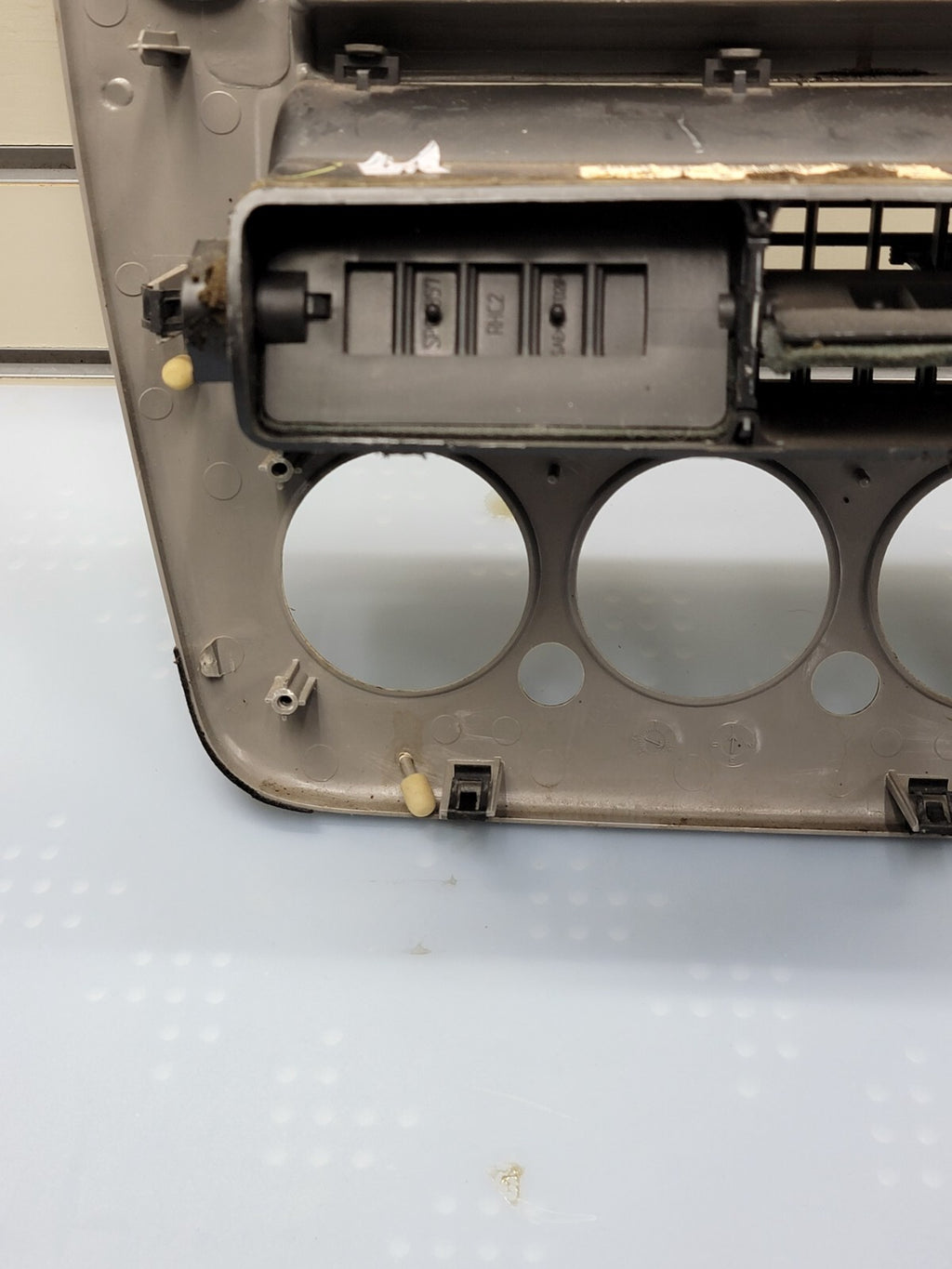 02-05 FORD EXPLORER RADIO AUDIO CLIMATE TEMPERATURE CONTROL BEZEL TRIM silver