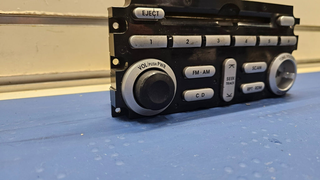 06-08 Mitsubishi ENDEAVOR Dash AM FM Radio CD Player Control Stereo Assembly OEM