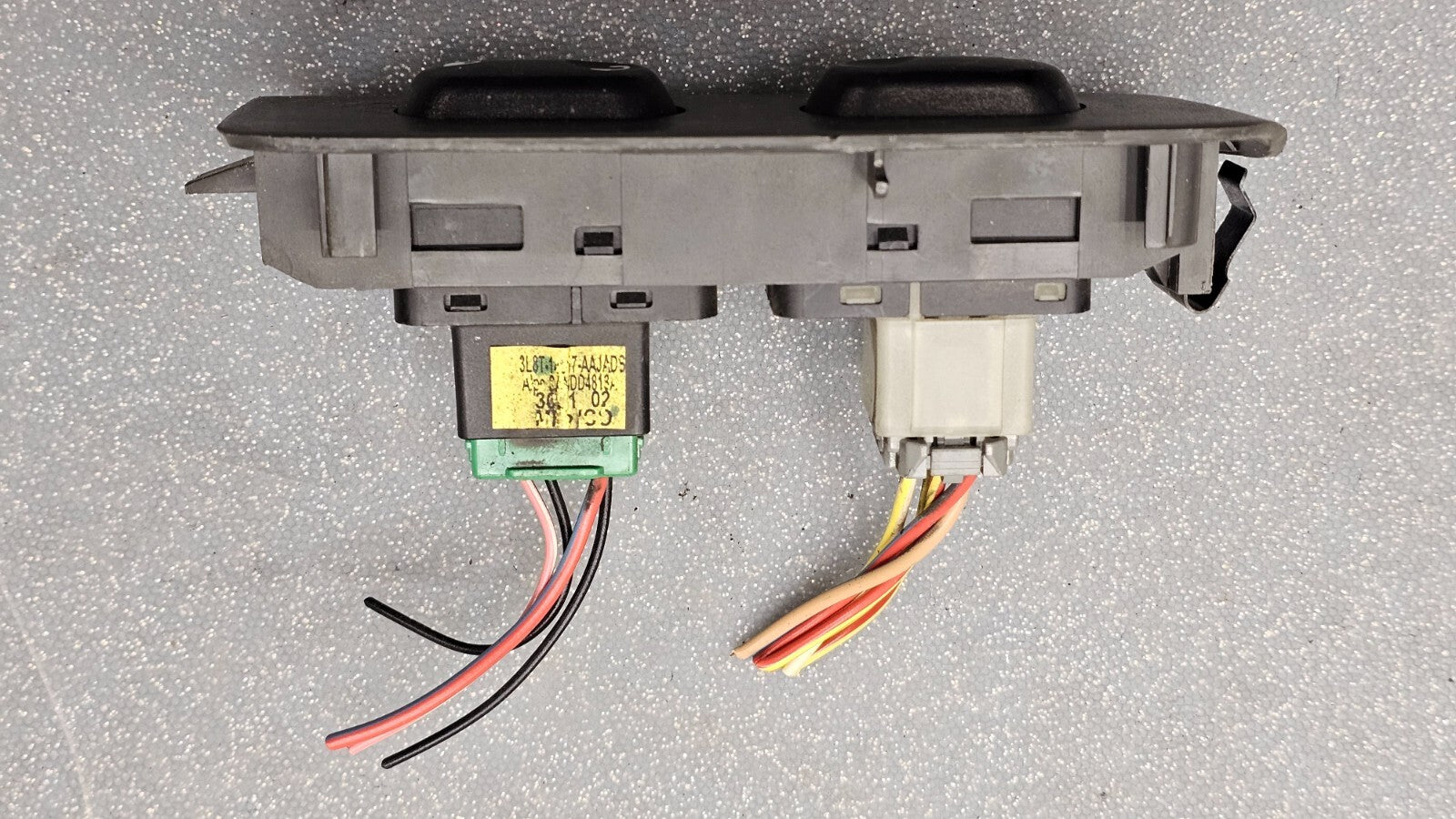 99-03 Ford Windstar Front Right Passenger Window Door Lock Control Switch Black