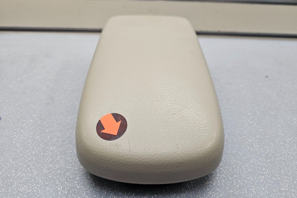 🔥09-13 TOYOTA COROLLA CENTER CONSOLE ARM REST LID TOP PAD COVER LT TAN ASSEMBLY