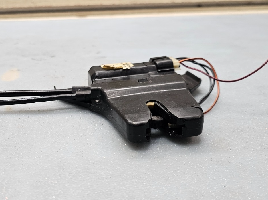 🔥02-05 Pontiac Bonneville Trunk Latch Power Lock Release Actuator Assembly OEM