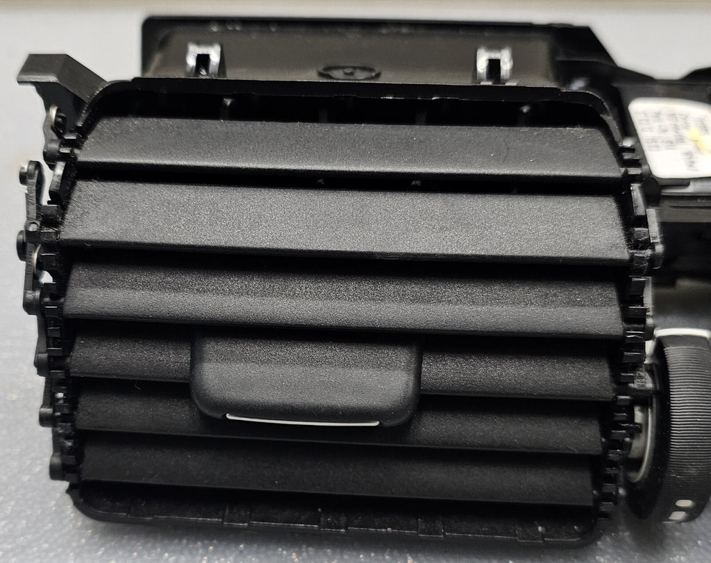 🔥10-17 Volvo XC60 Center Dash AC Air Vent Heater Filter Conditioner Assembly