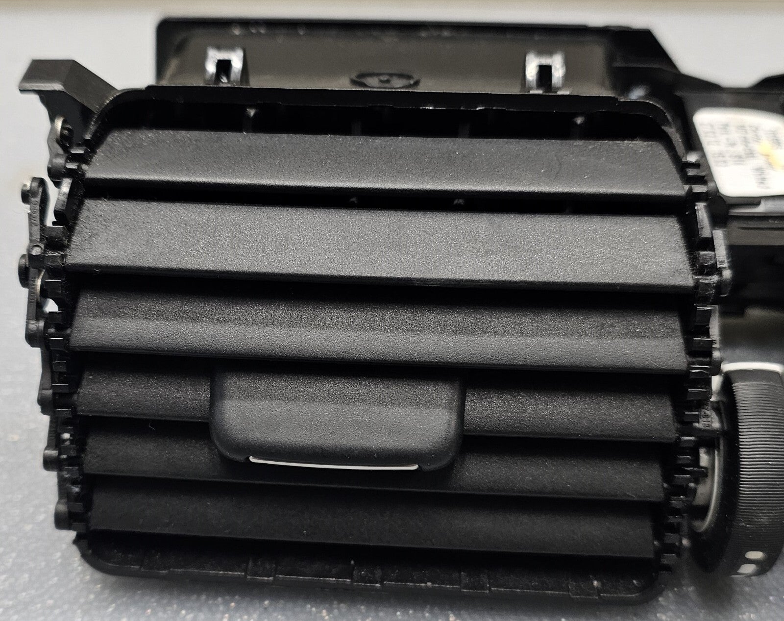 🔥10-17 Volvo XC60 Center Dash AC Air Vent Heater Filter Conditioner Assembly