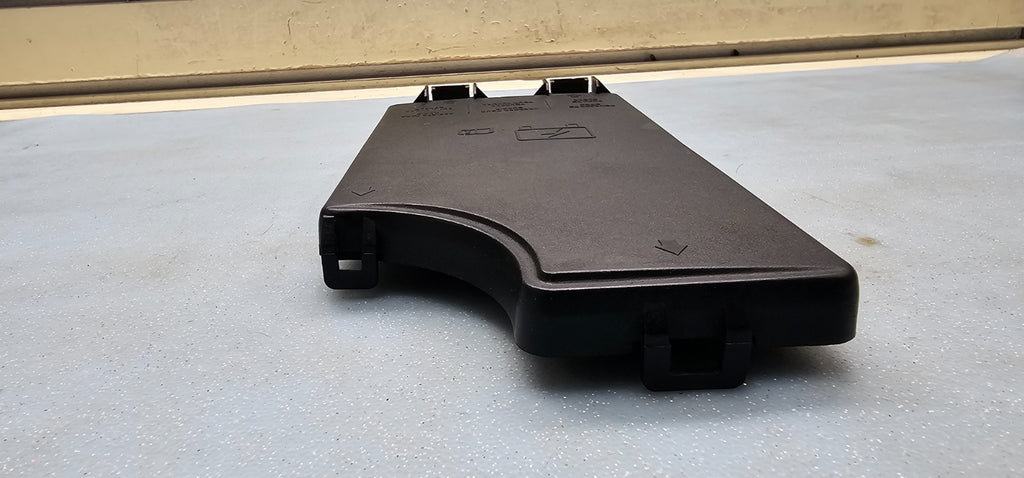 04-16 AVENGER SEBRING JEEP PATRIOT CALIBER Front Relay Engine Fuse Box Cover Lid