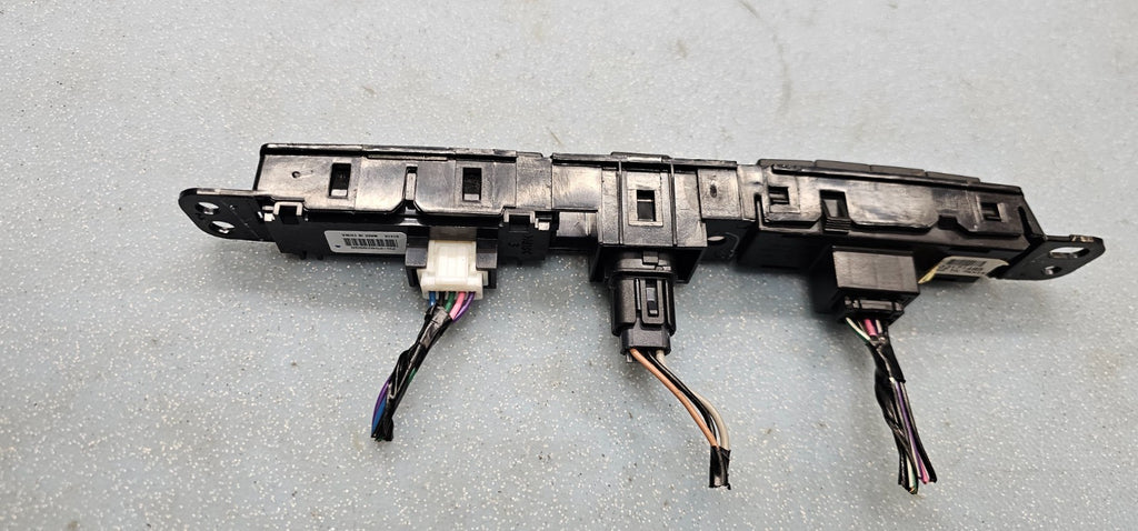 🔥06-24 Acadia Savana Sierra Hazard Light Control Switch Restraint Module PANEL