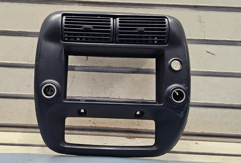 95-10 Ranger Explorer Center Dash Radio Stereo Display Bezel Trim Panel BLACK B2