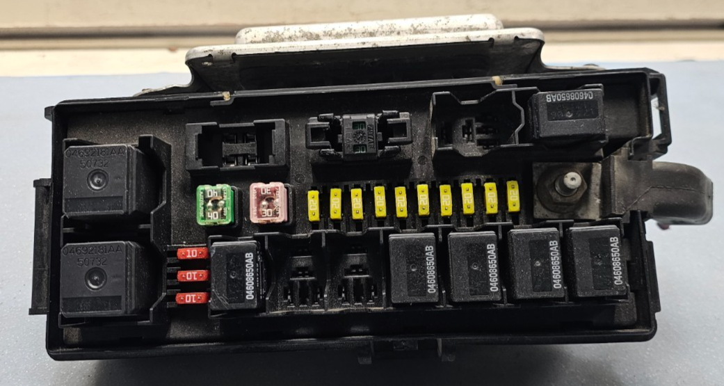 🔥2007 Aspen Durango Engine Wiring TIPM Fuse Relay Box Integrated Power Module