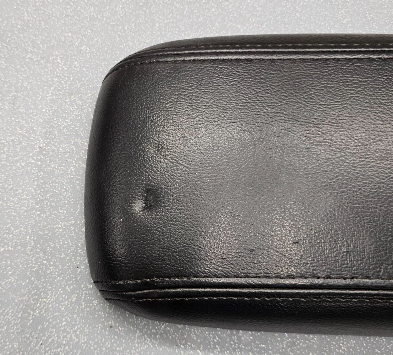 🔥02-09 Trailblazer ENVOY Center Console Armrest Lid Top Pad Cover LEATHER BLACK