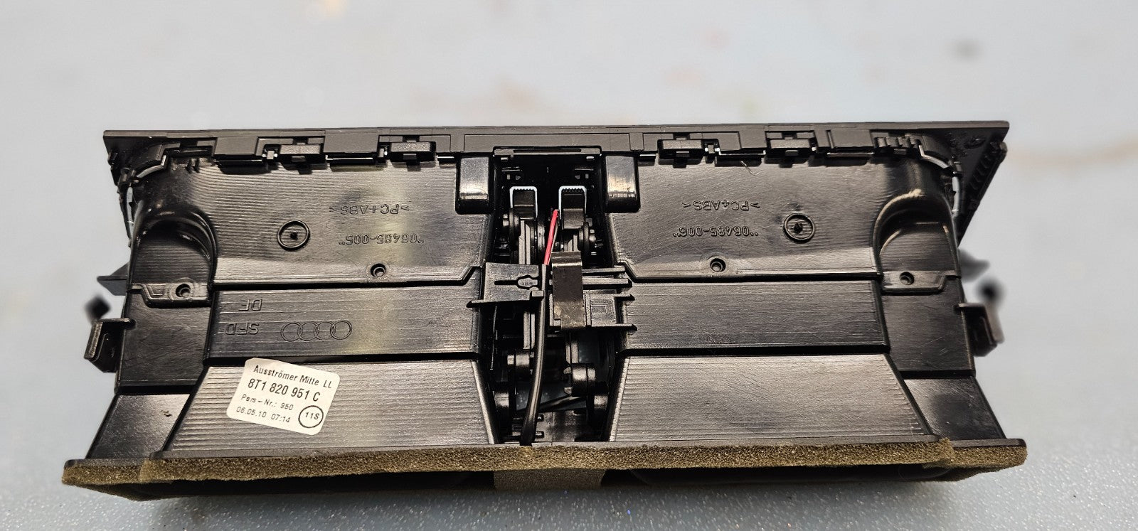 09-12 Audi A4 S4 A5 Center Dash AC Air Vent Heater Conditioner Instrument Black