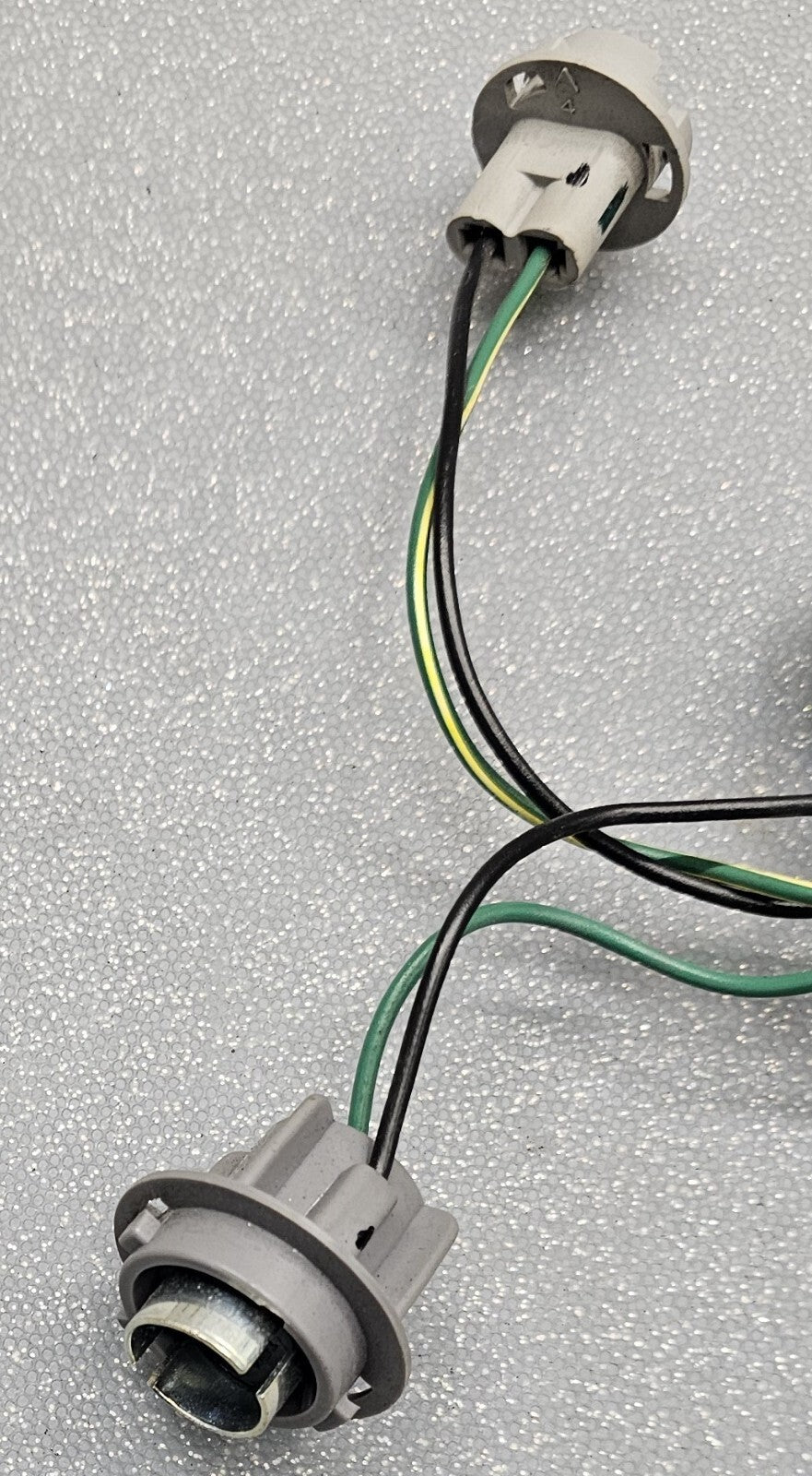 🔥2004-2006 Nissan Sentra Tail Light Break Light wire Wiring Harness Bulb Socket