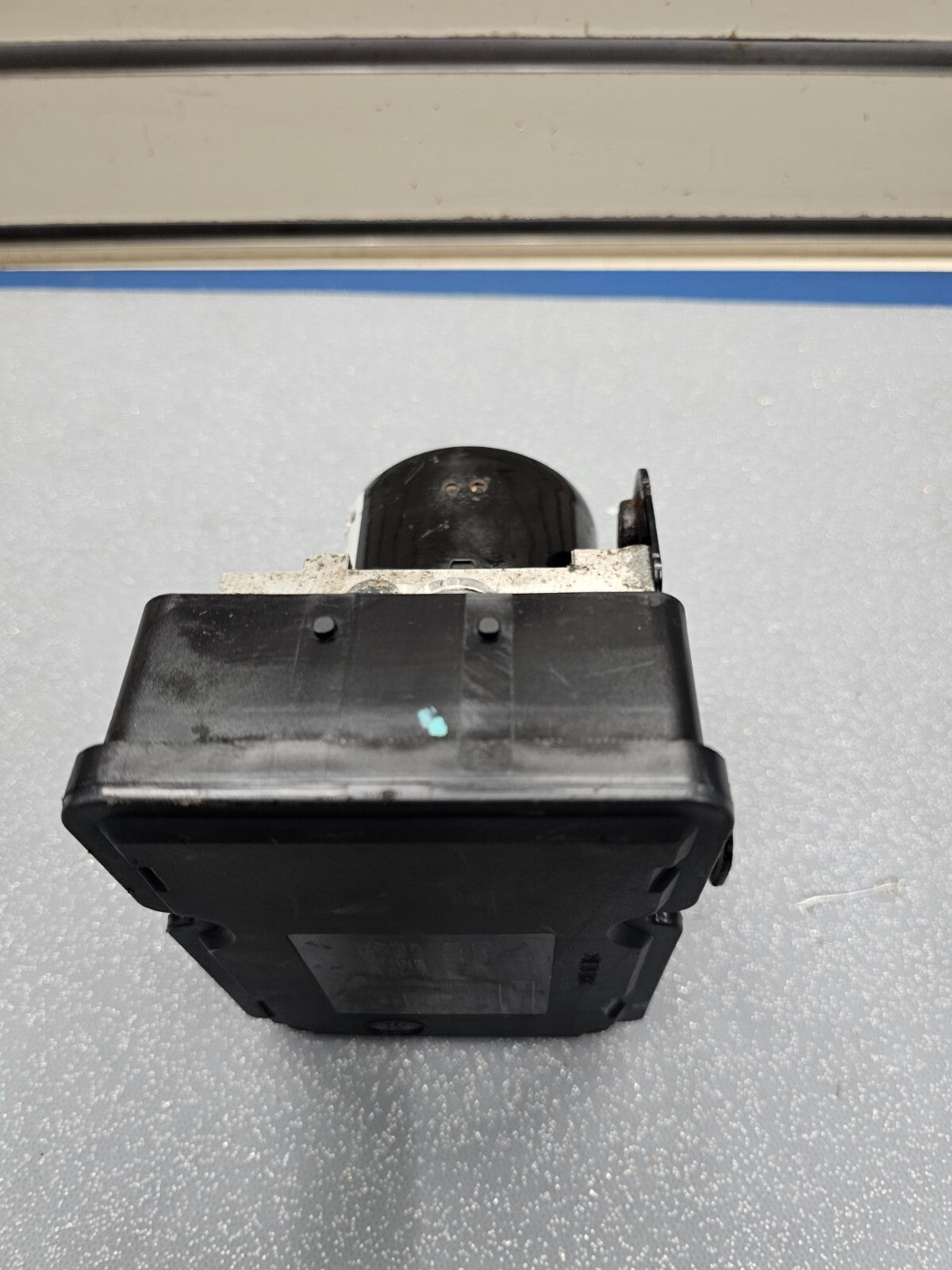 2011 Ford Fiesta ABS Anti-Lock Brake Pump Motor Actuator Control Module Assembly
