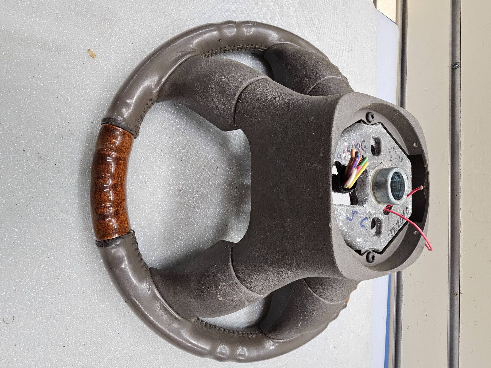03-06 Chevrolet Tahoe Suburban Yukon Escalade Steering Wheel Column GEAY OEM