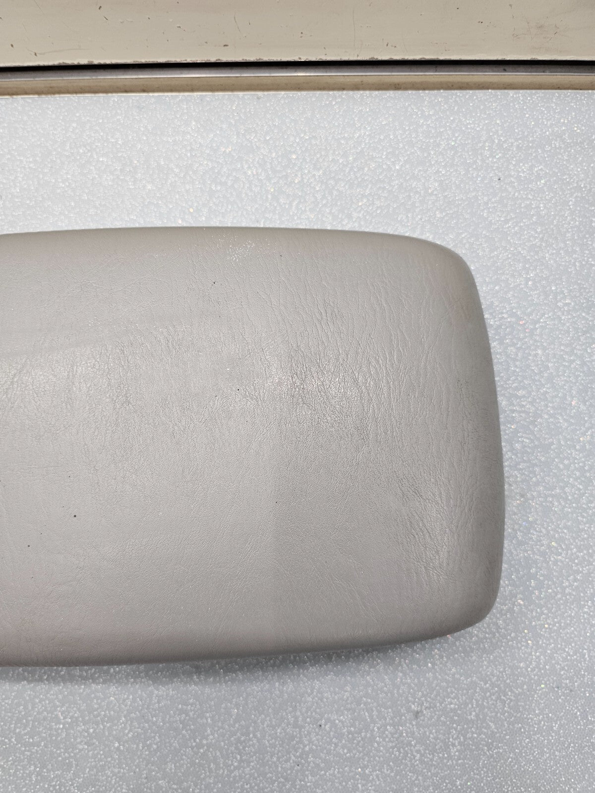 02-06 Toyota CAMRY Solara Center Console Armrest Storage Cover LEATHER GRAY L20