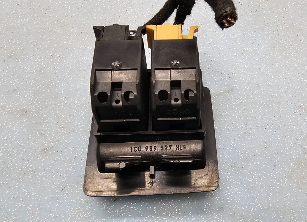 🔥98-06 Beetle Left Driver Side Power Window Switch Replacement Part Black