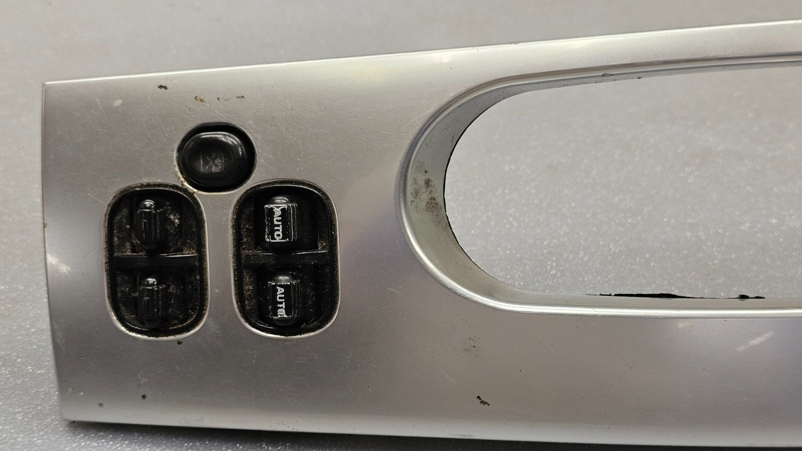 🔥05-07 Liberty Left Driver Power Window Control Switch Shifter Bezel Silver OEM