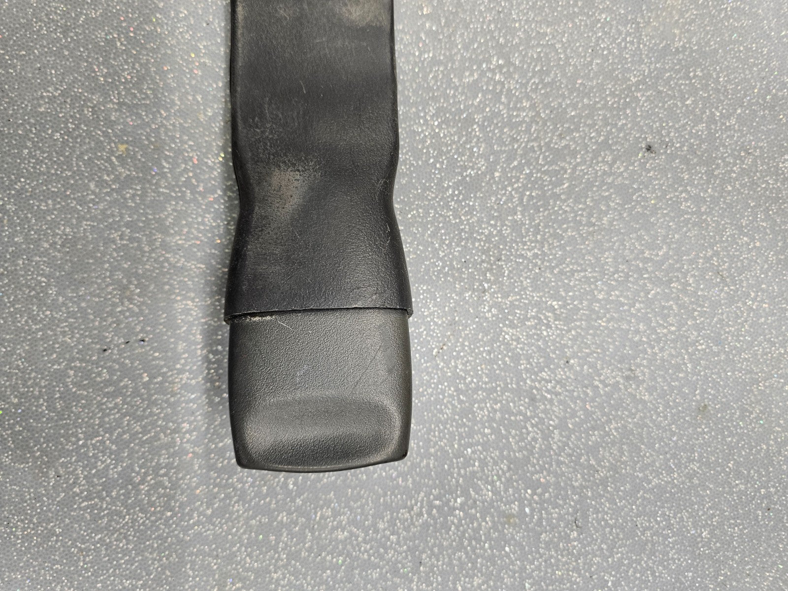 🔥99-02 Chevy Silverado Tahoe Suburban Sierra Front Center Seat Belt Buckle OEM