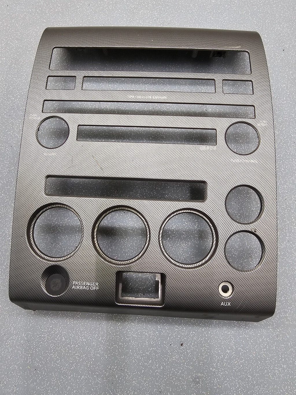 🔥04-07 NISSAN ARMADA TITAN STEREO RADIO DASH PANEL TRIM SURROUND BEZEL GRAY OEM