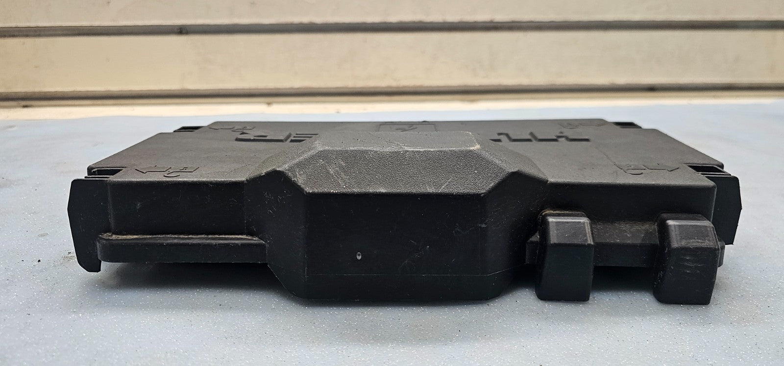 🔥2006 HUMMER H3 FRONT ENGINE MULTIUSE FUSE RELAY JUNCTION ID UPPER COVER
