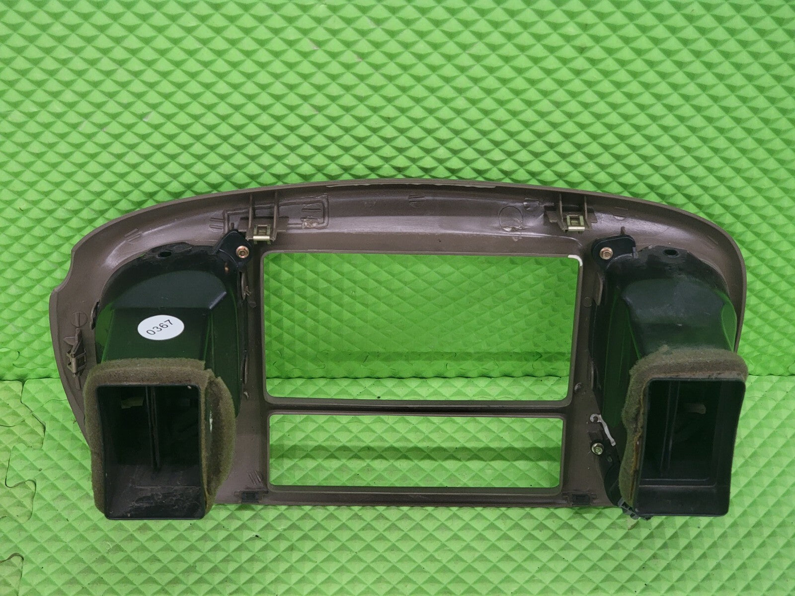 97-03 Ford F150 Center Dash Radio Climate BEZEL Trim Panel🔴AIRBG Line Lt Tan B1