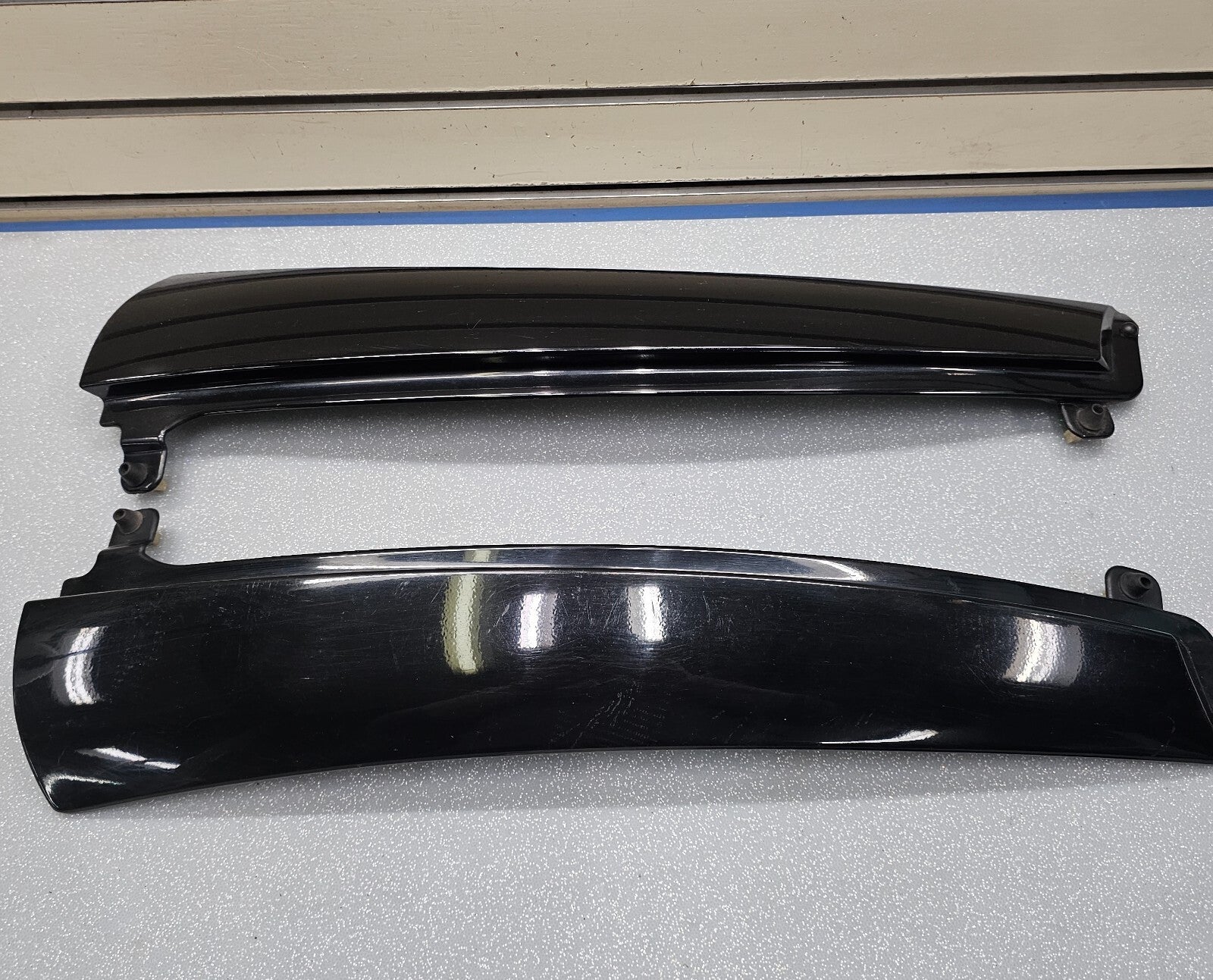 🔥2002-2009 Chevrolet TRAILBLAZER Rear Lift Gate Pillar Trim Molding BLACK SET 2