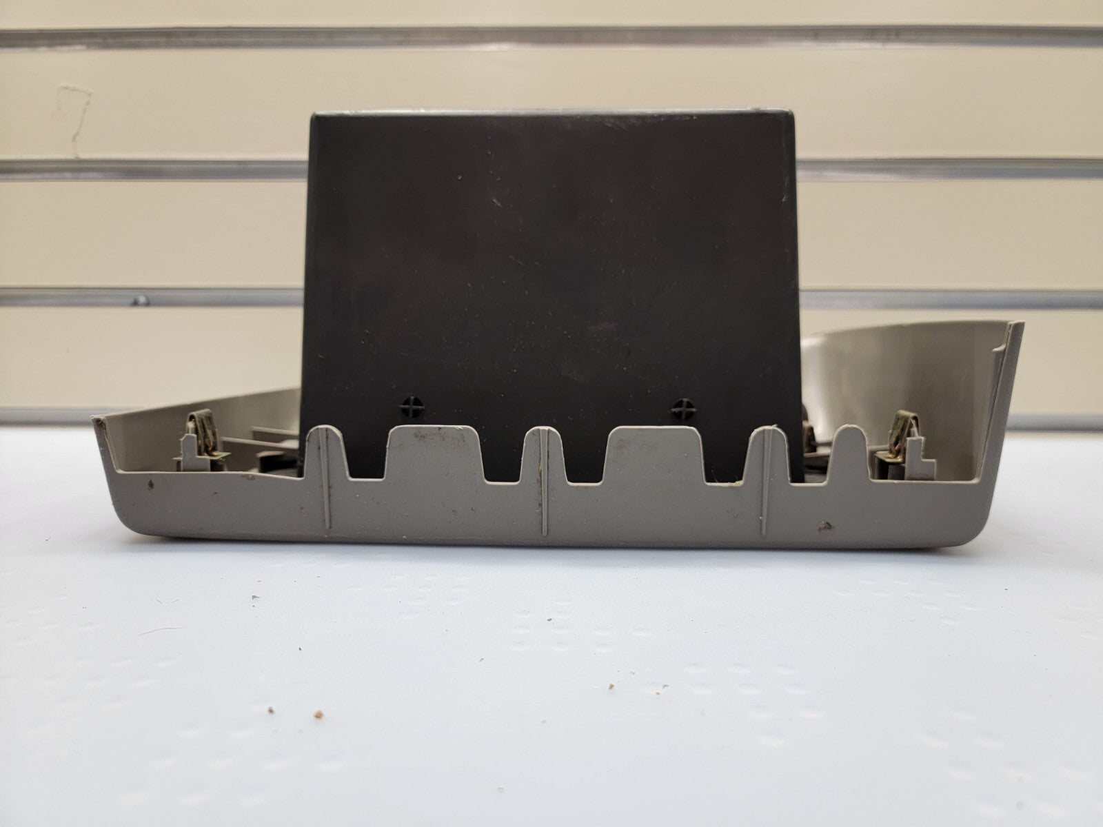 🔥03-06 CHEVY SILVERADO TAHOE GMC SIERRA CENTER CONSOLE STORAGE CUBBY TAN