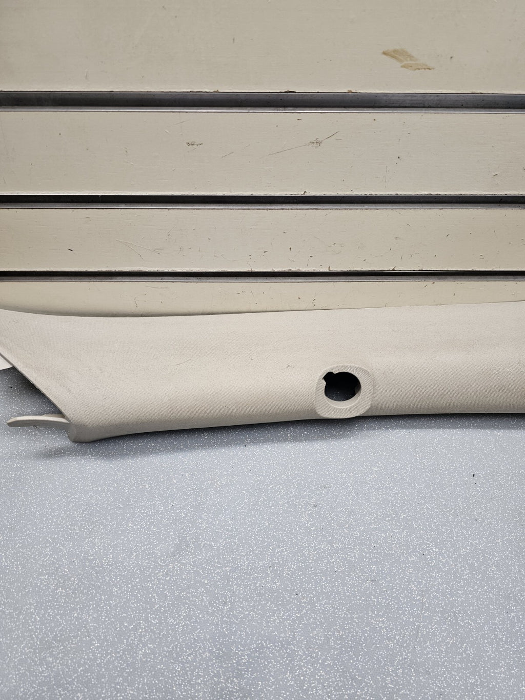 🔥07-13 Silverado Sierra A Pillar Roof Molding RIGHT Passenger Out Grab GRAY P2