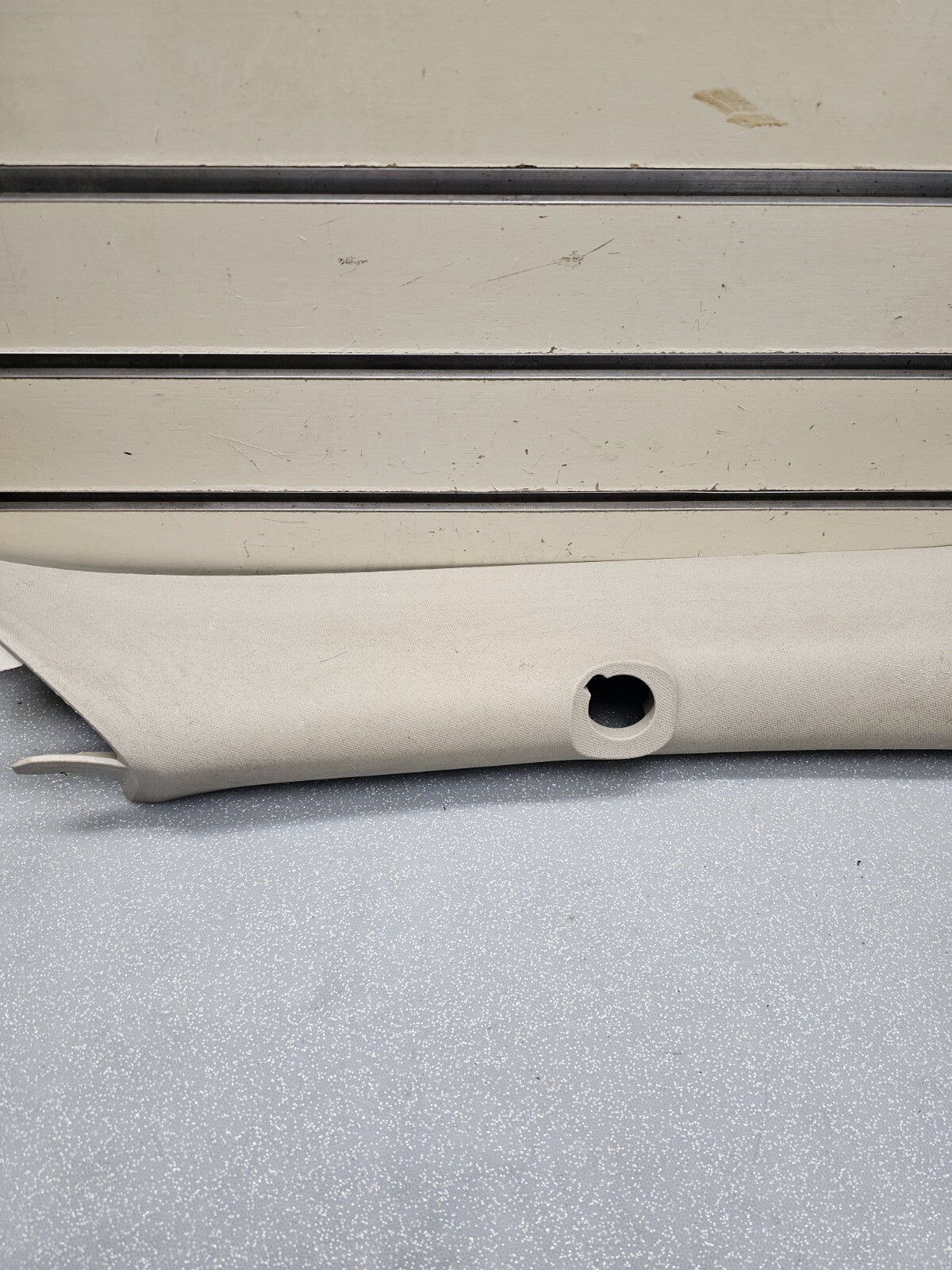 🔥07-13 Silverado Sierra A Pillar Roof Molding RIGHT Passenger Out Grab GRAY P2