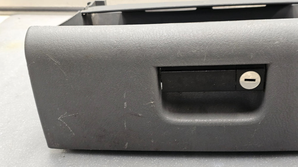 🔥01-07 CARAVAN TOWN COUNTRY DASH GLOVE BOX COMPARTMENT LID COVER ASSEMBLY GRAY