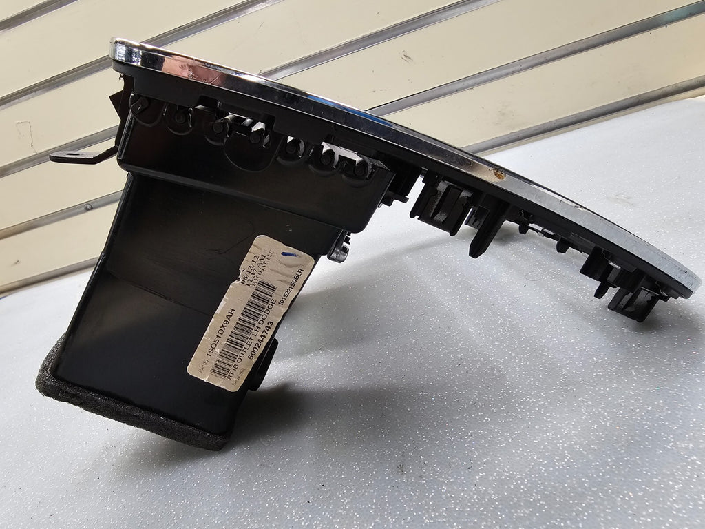 12-20 DODGE CARAVAN CENTER DASH RADIO SUUROUND BEZEL CLIMATE CONTROL TRIM PANEL